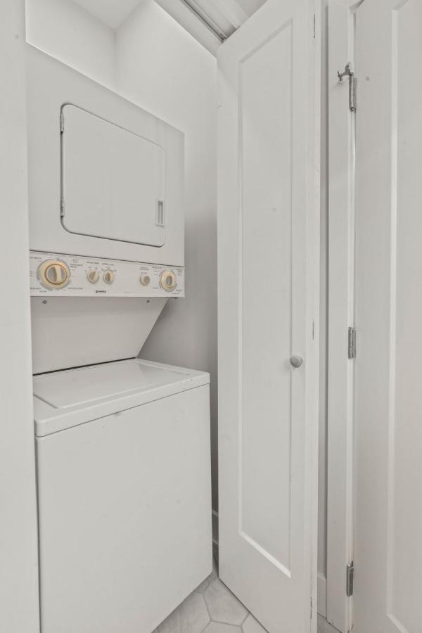 Passyunk Square Spacious 1 Bedroom Oasis- Huge Deck فيلادلفيا المظهر الخارجي الصورة