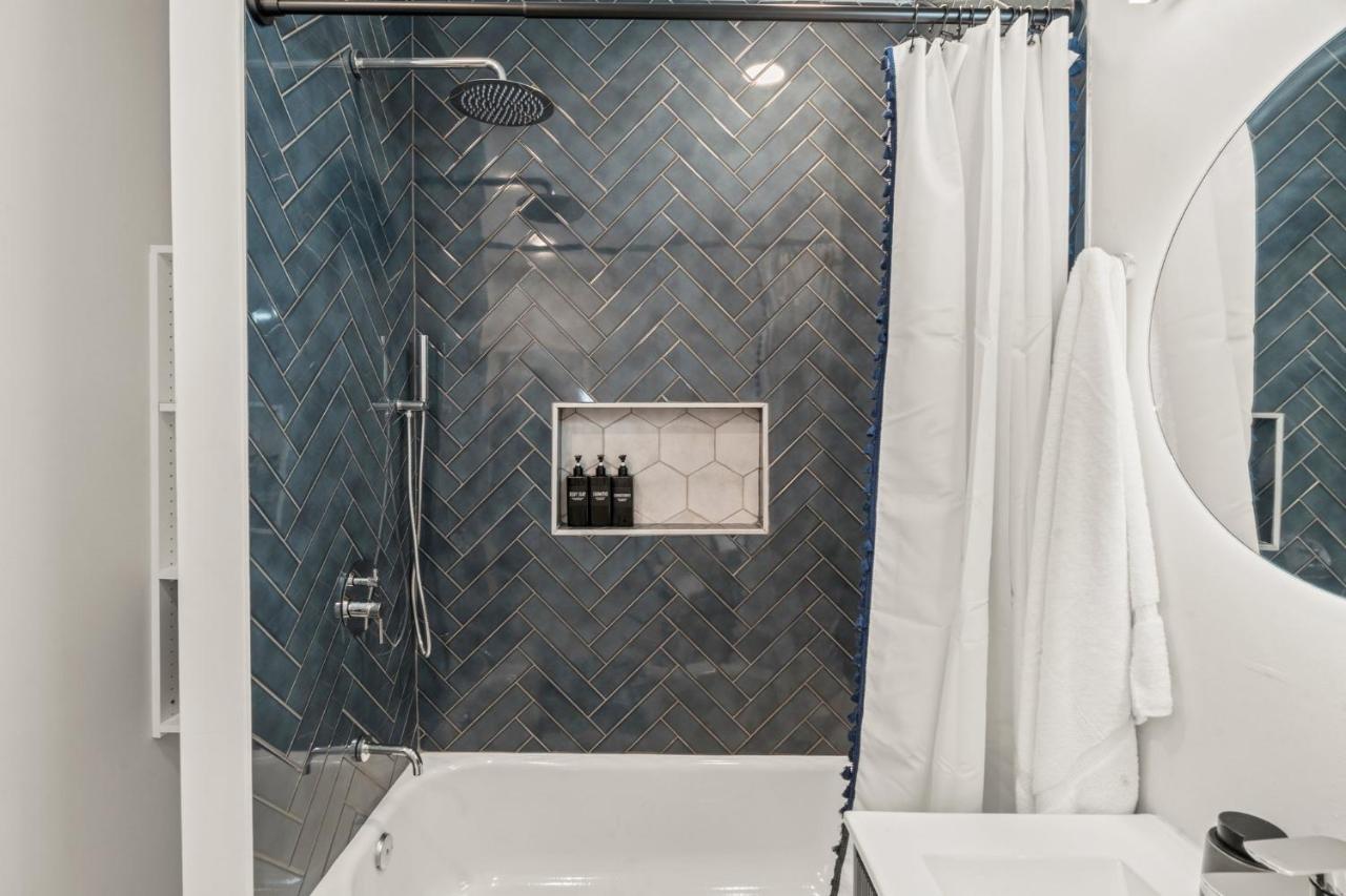 Passyunk Square Spacious 1 Bedroom Oasis- Huge Deck فيلادلفيا المظهر الخارجي الصورة